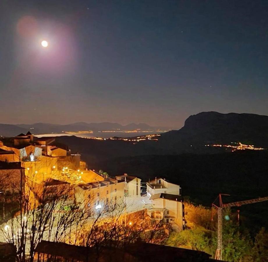 Agriturismo Ai Monaci Montano Antilia Exterior foto